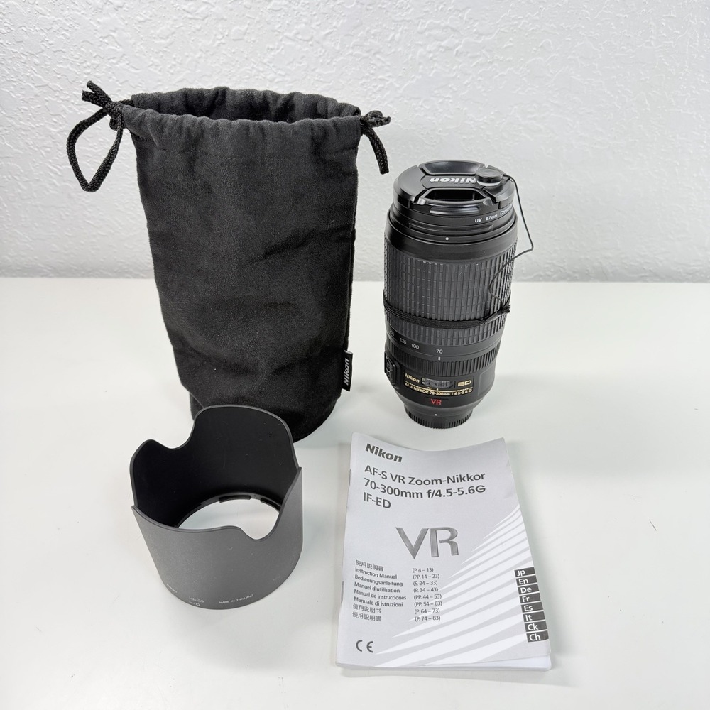 Nikon Nikkor AF-S 70-300mm f4.5-5.6 G ED VR Lens w/ Caps Case Filter Hood [Mint]